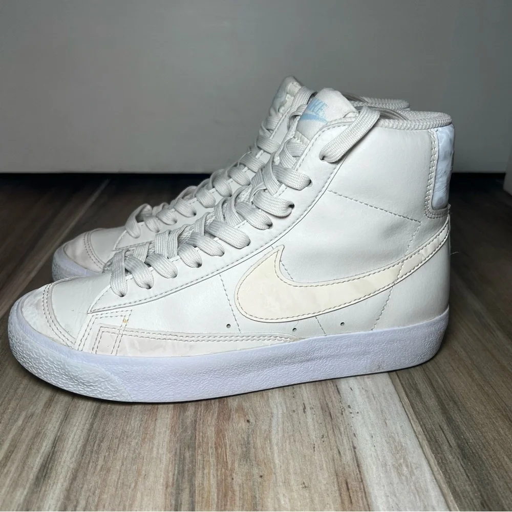 Nike Blazers Mid ‘77 Sneakers White With Iridescent Swoosh Youth Size 4Y